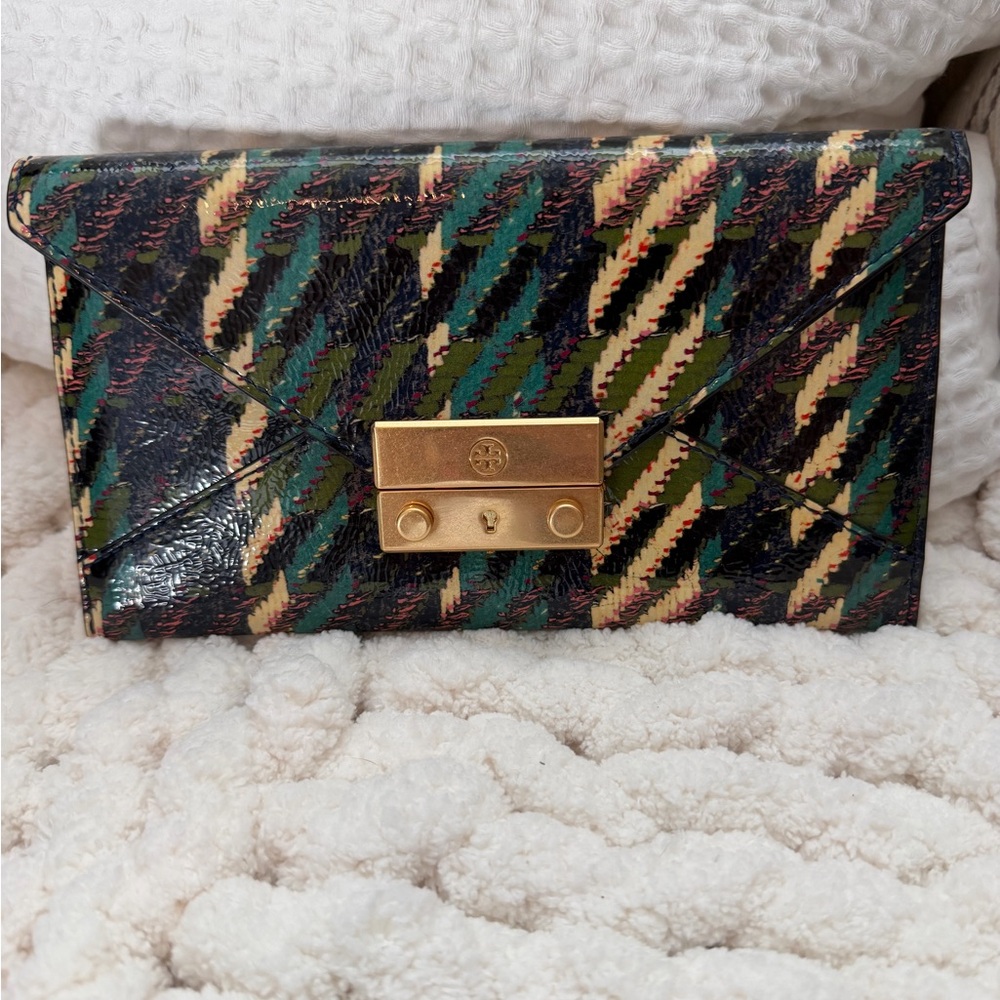 Tory Burch Multi-Color Patterned Envelope Clutch/wallet with Gold Lock - Picture 2 of 8
